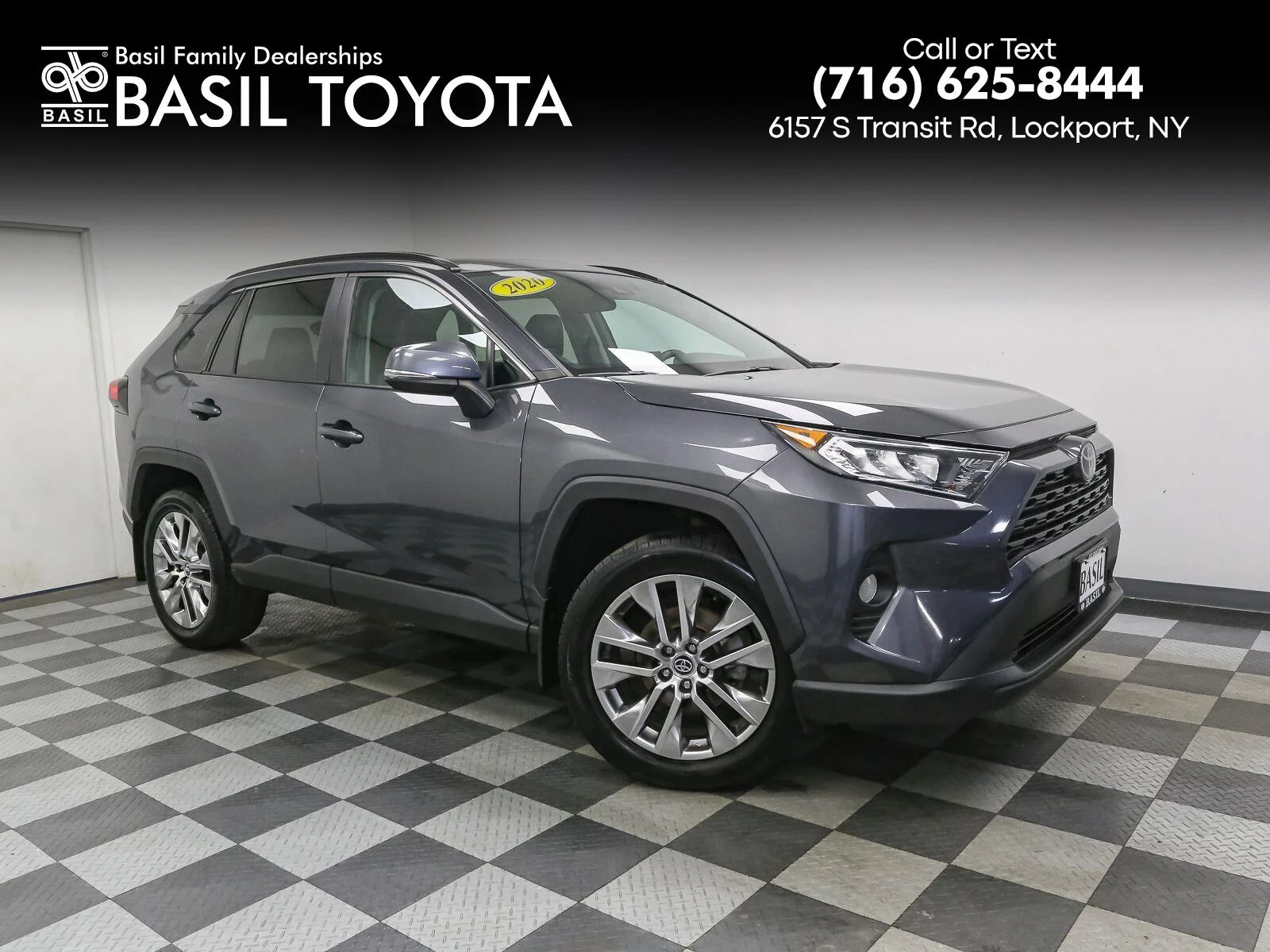 Used 2020 Magnetic Gray Metallic Toyota XLE Premium image 1