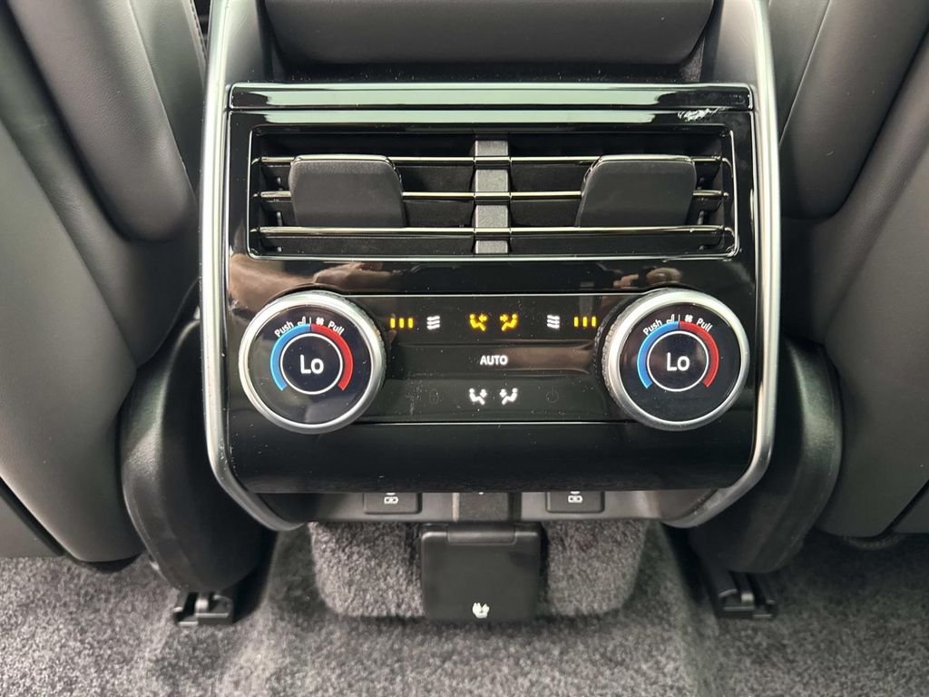 New 2026 Santorini Black Land Rover SE image 18