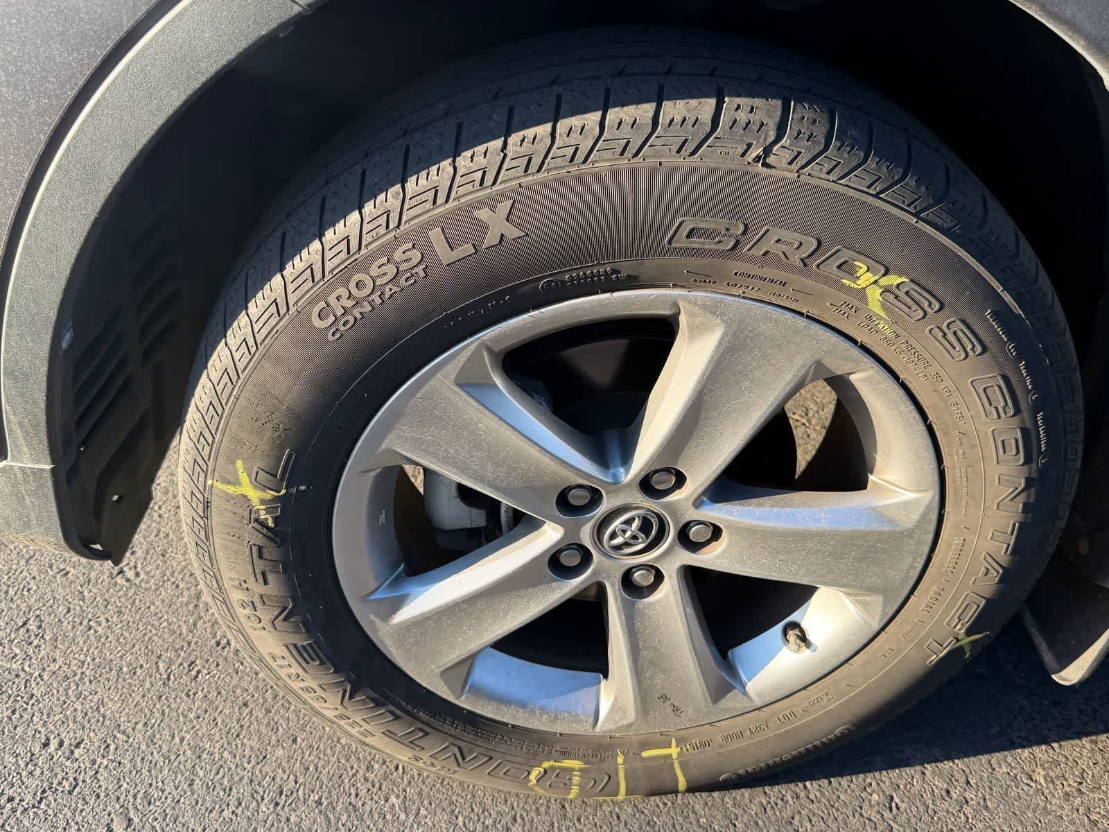 Used 2015 Magnetic Gray Metallic Toyota XLE image 7