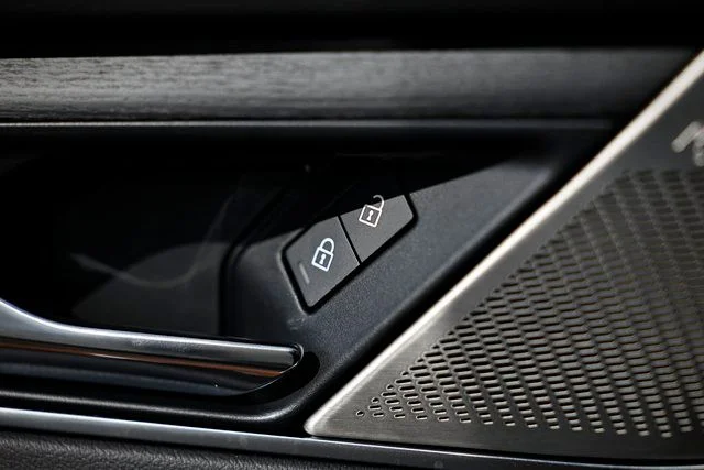 2026 Jaguar F-Pace R-Dynamic S - Photo 20
