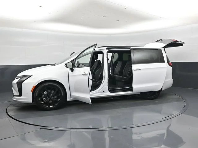 New 2027 Bright White Clear-Coat Exterior Paint Chrysler Limited image 50
