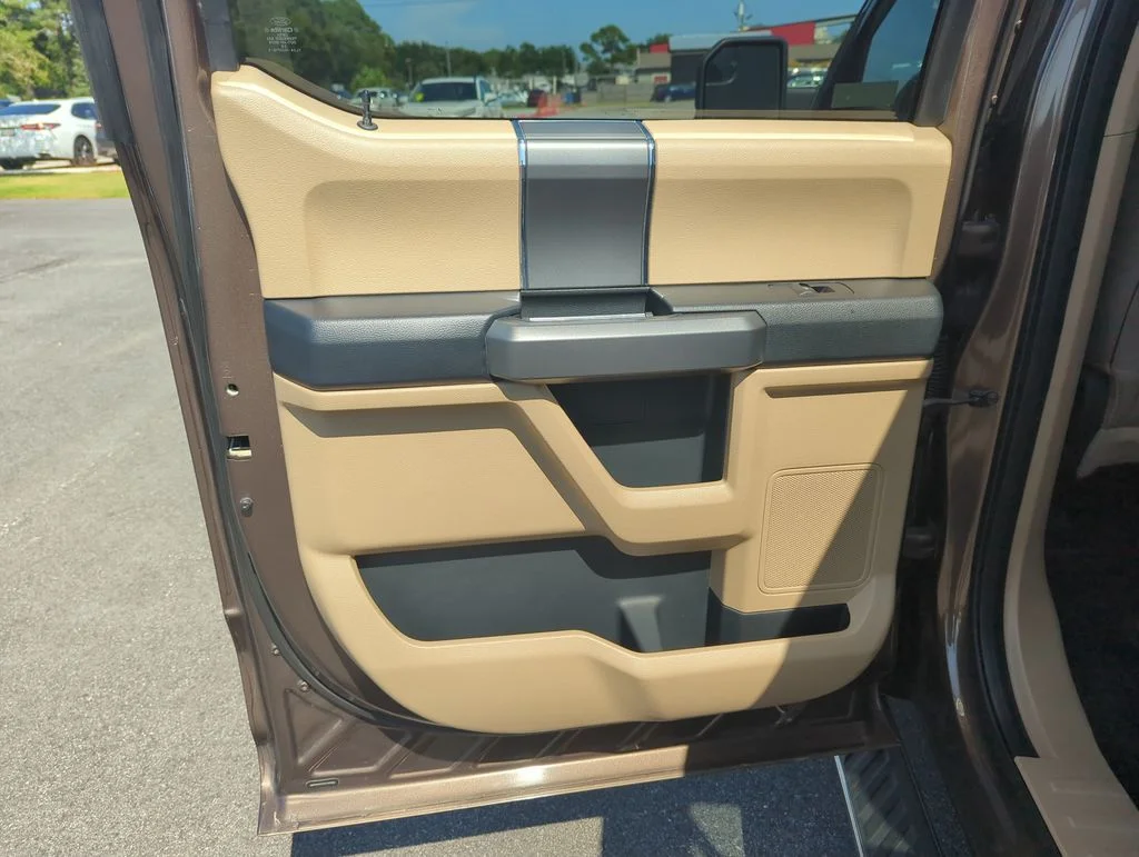 Used 2015  Ford XLT image 27