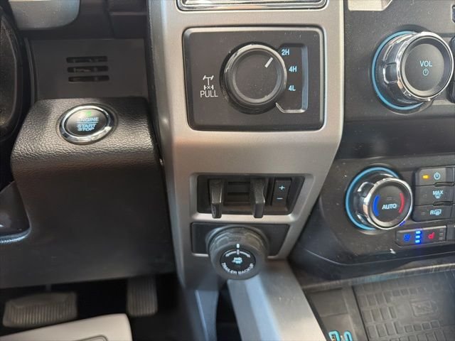 Used 2021 Blue Ford Lariat image 21