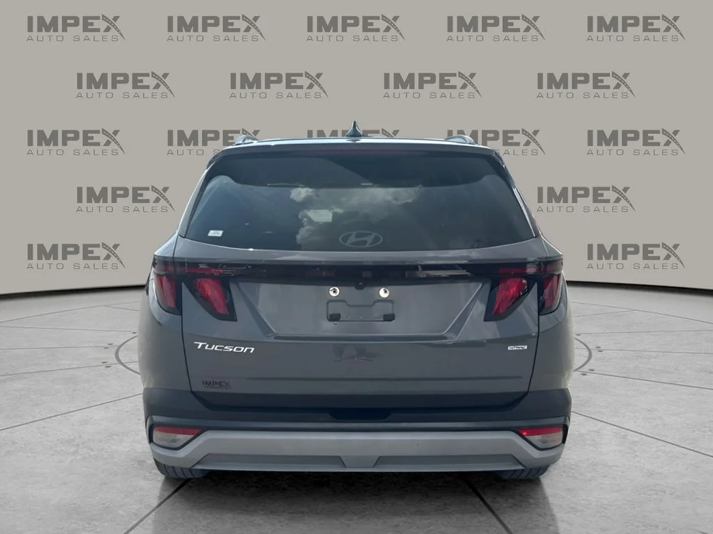 Used 2025 Gray Hyundai SEL image 4