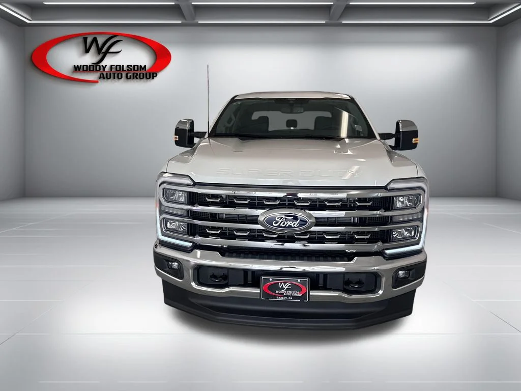 New 2027 Star White Metallic Tri-Coat Ford F-250® Lariat® image 2