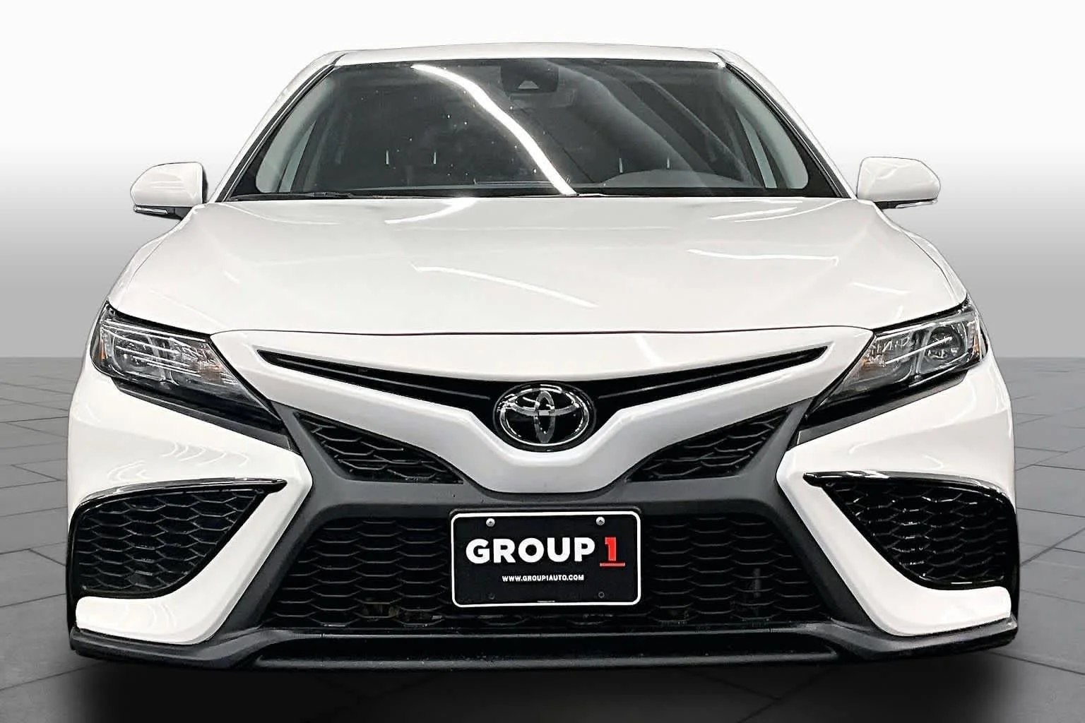 Used 2023 Ice Cap Toyota SE image 4