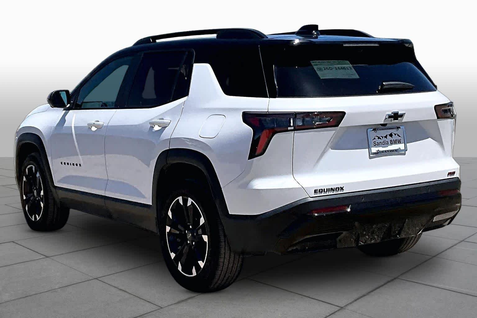 Used 2025 Iridescent Pearl Tricoat Chevrolet FWD RS image 9