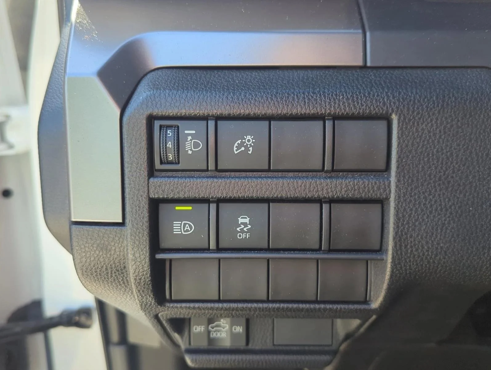 Used 2024 Ice Cap Toyota SR5 image 13