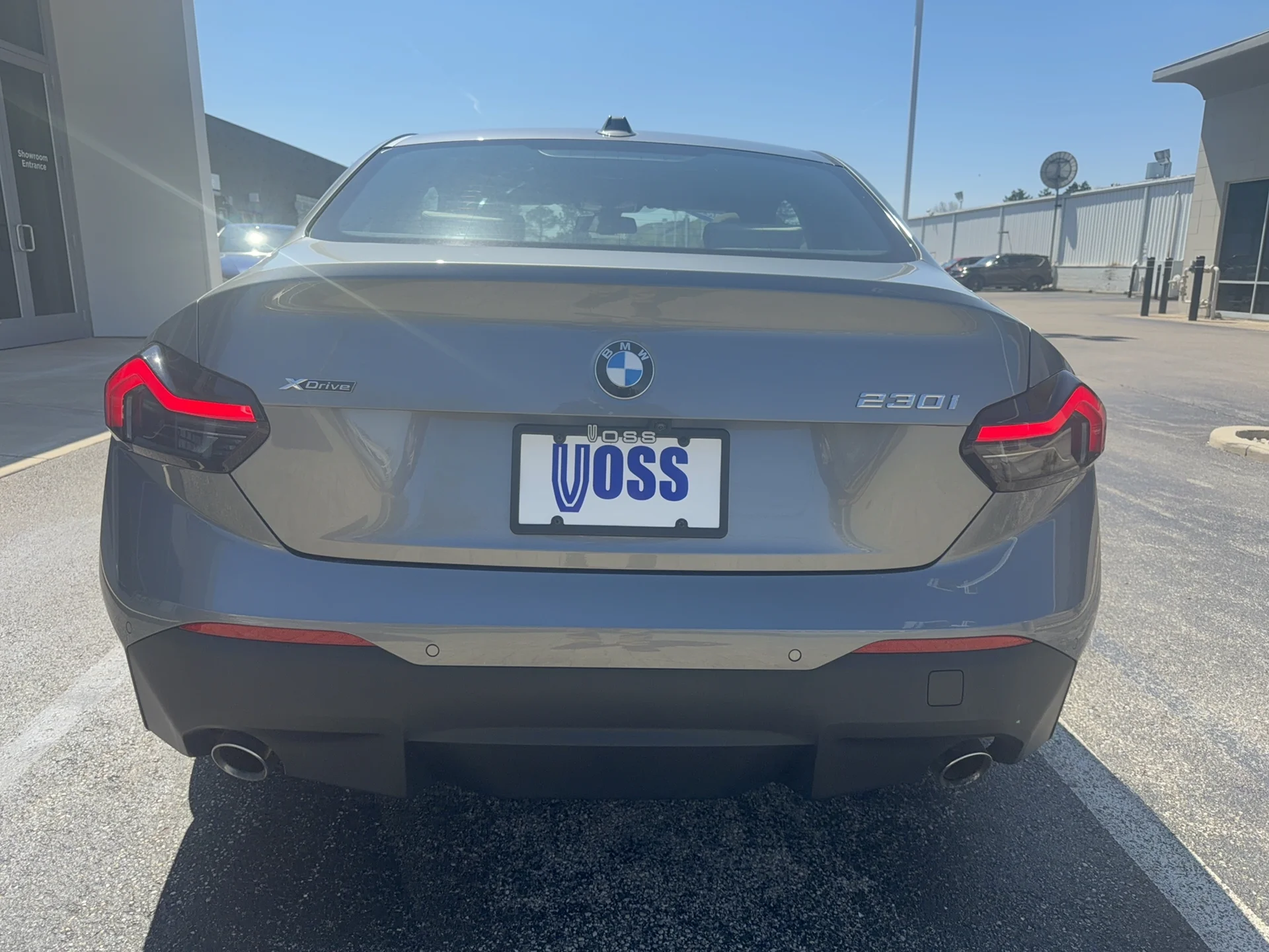 New 2025 Skyscraper Grey Metallic BMW i xDrive image 4