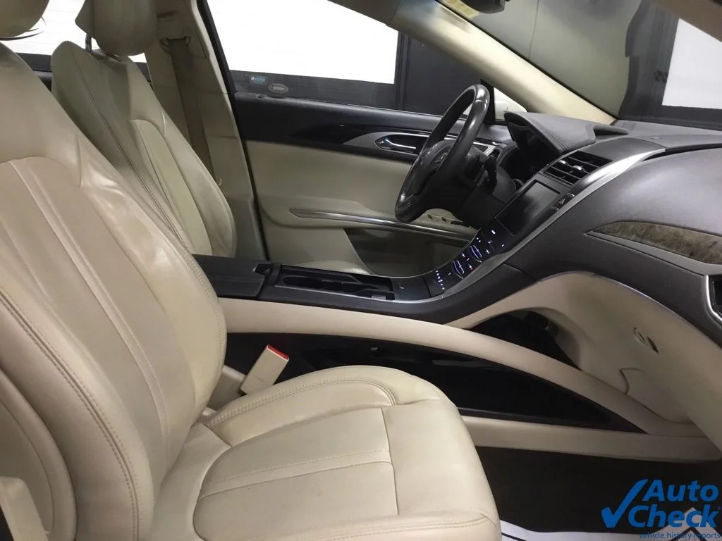 Used 2015 Silver Lincoln Base image 37