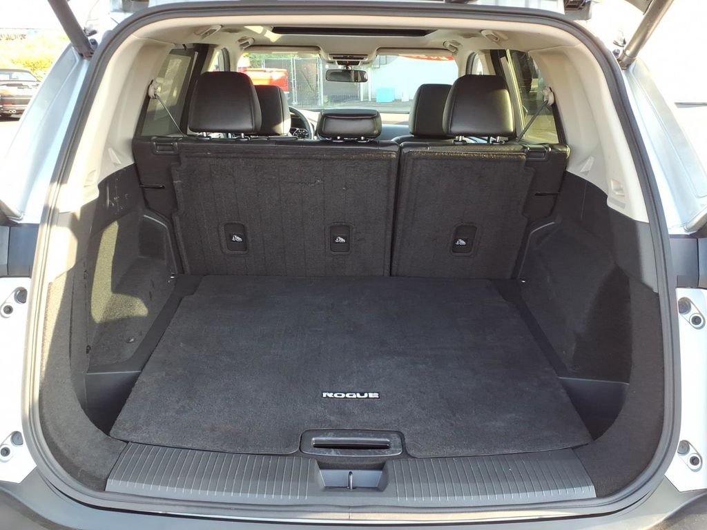 Used 2023 Brilliant Silver Metallic Nissan SV PREMIUM W/PANORAMIC SUNROOF image 31