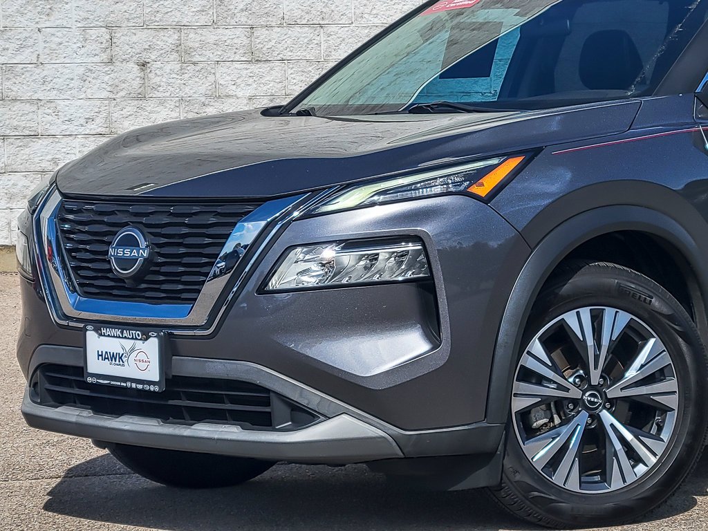 Used 2023 Gun Metallic Nissan SV image 2
