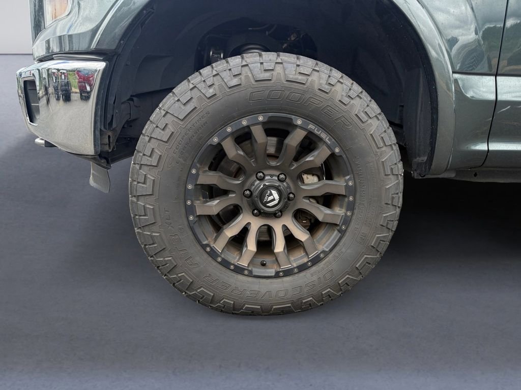 Used 2015 Gray Ford Lariat image 10