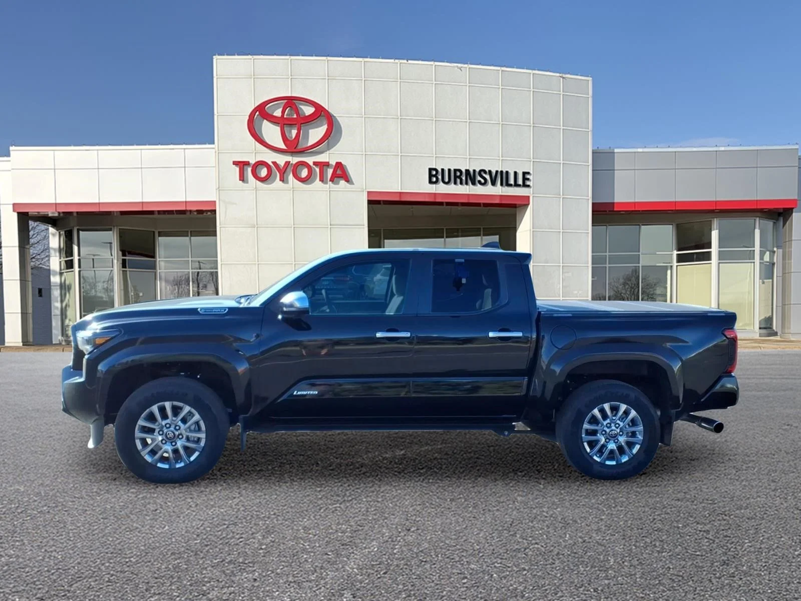 2025 Toyota Tacoma Limited - Photo 7