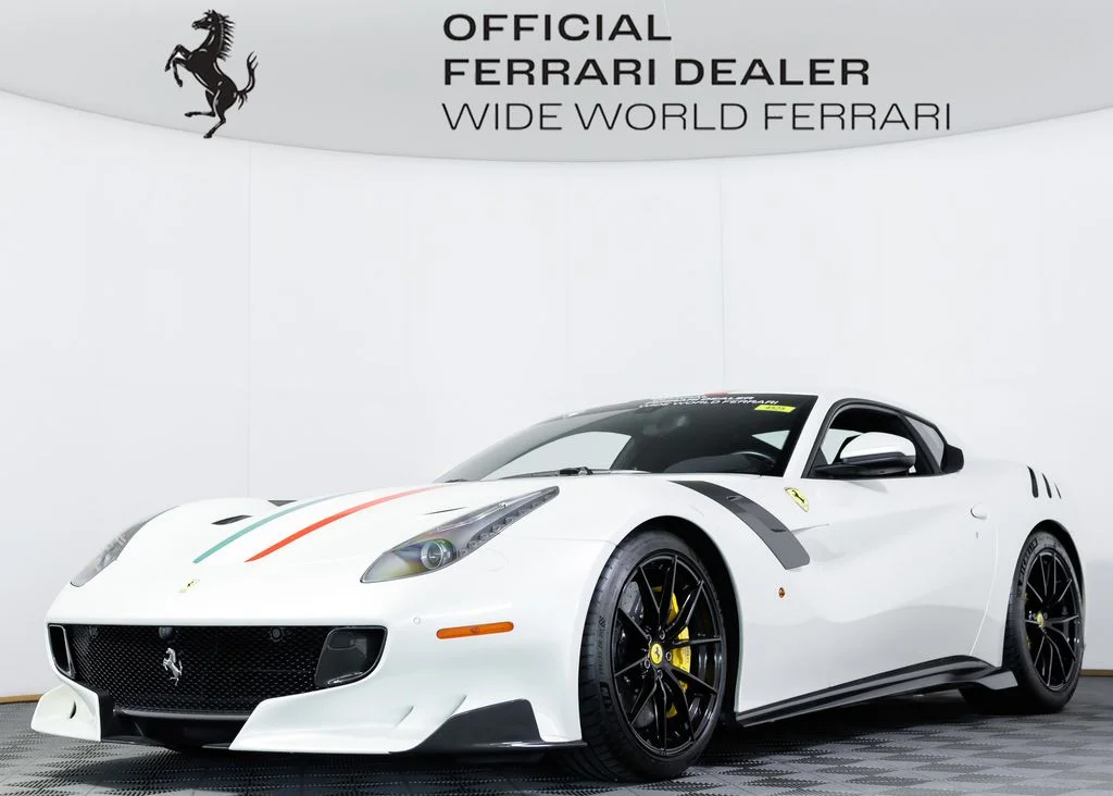 Ferrari F12tdf ホワイト　フルセット Certified Pre-Owned 2017 Ferrari F12 TDF Base 2D Coupe in Spring