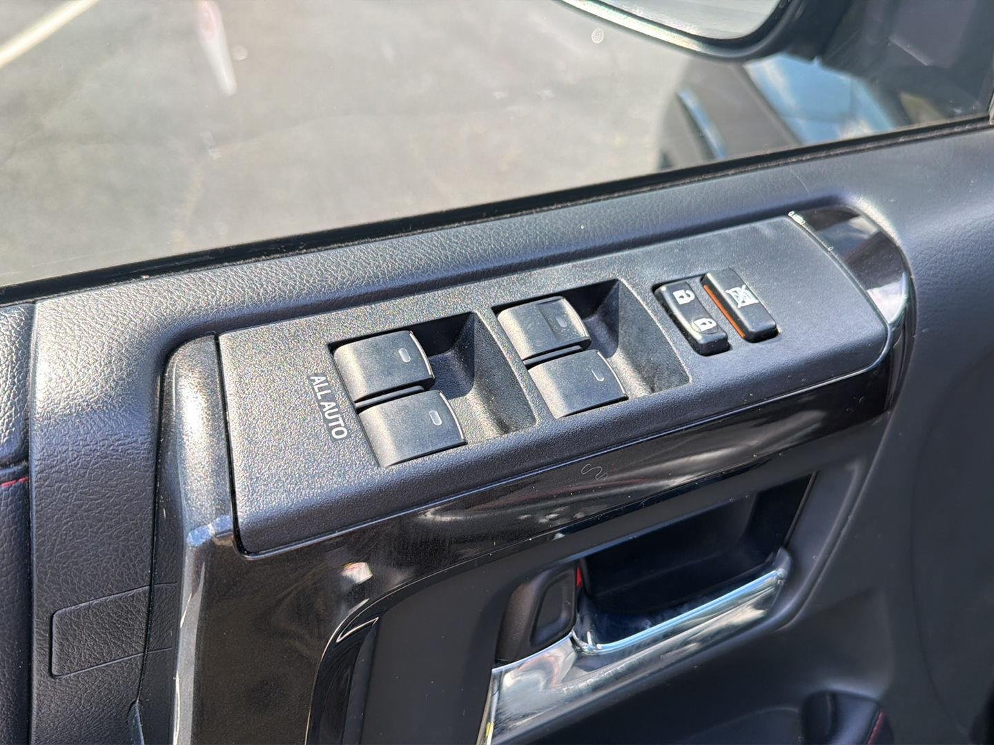 Used 2018 Midnight Black Metallic Toyota TRD Off-Road Premium image 36