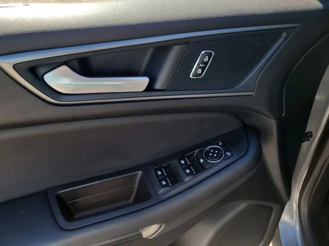 Used 2024 Gray Ford SE image 16