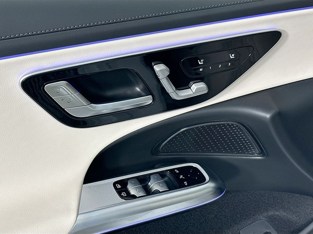 New 2026 MANUFAKTUR Moonlight White Metallic Mercedes-Benz E 350 image 18