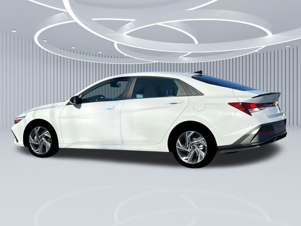 New 2025 White Hyundai SEL Sport image 23