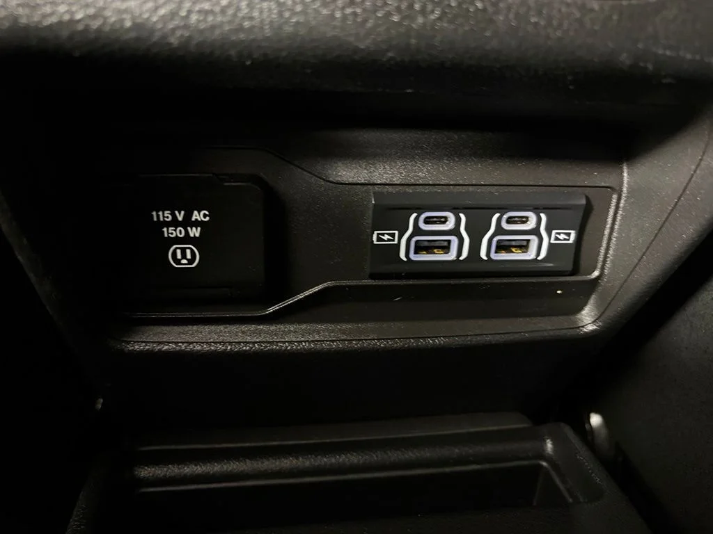 Used 2022 Bright White Clearcoat Jeep Altitude image 32
