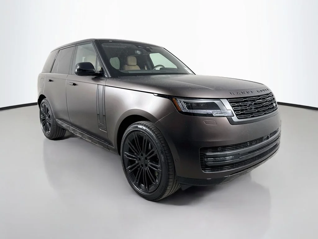 New 2026 Tourmaline Brown in Satin finish Land Rover SE image 3