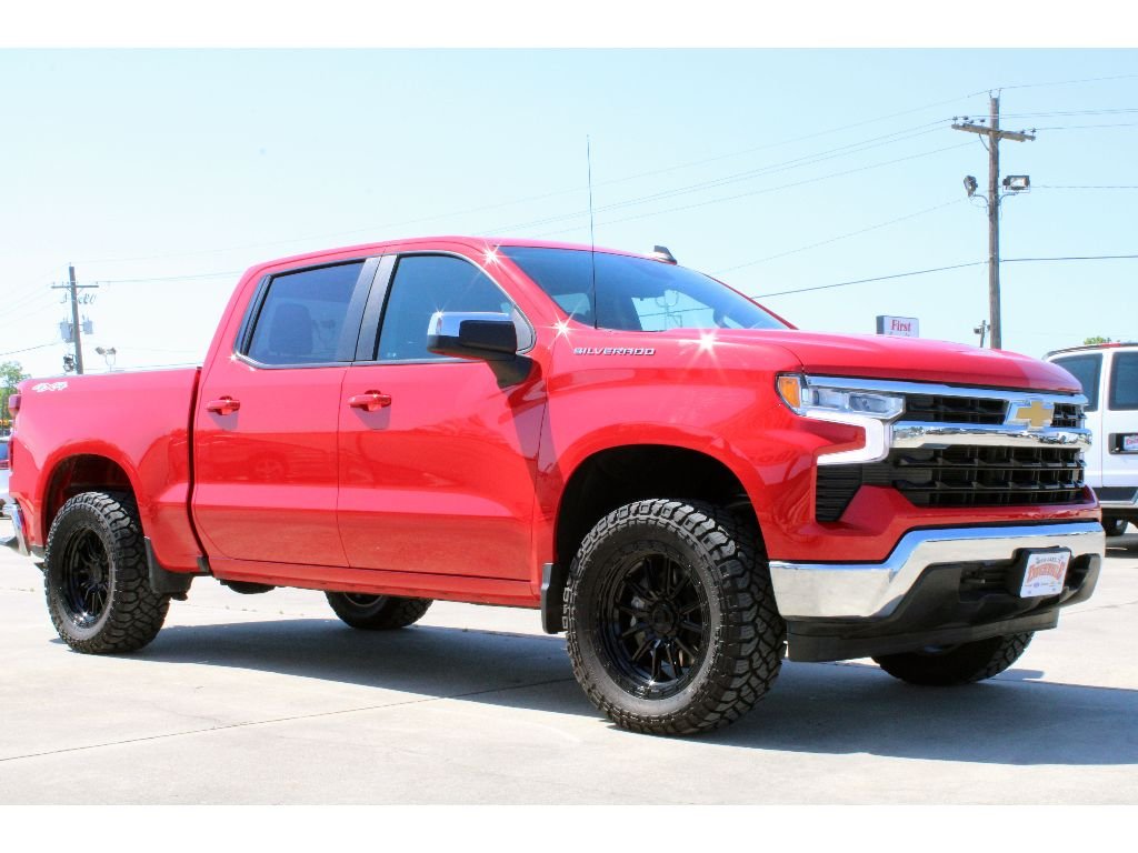 Used 2025 Red Hot Chevrolet LT image 25