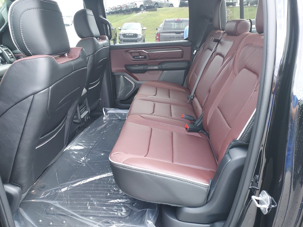 New 2027 Diamond Black Crystal Pearl-Coat Exterior Paint RAM Limited image 14