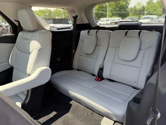 New 2026 Star White Metallic Tri-Coat Ford Platinum™ image 31