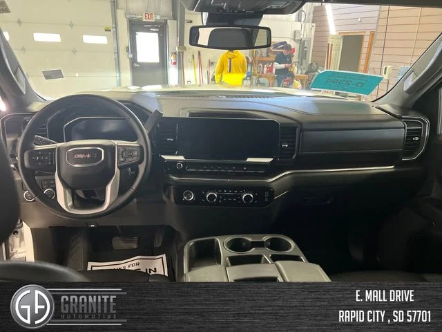 2024 GMC Sierra 1500 SLT - Photo 21