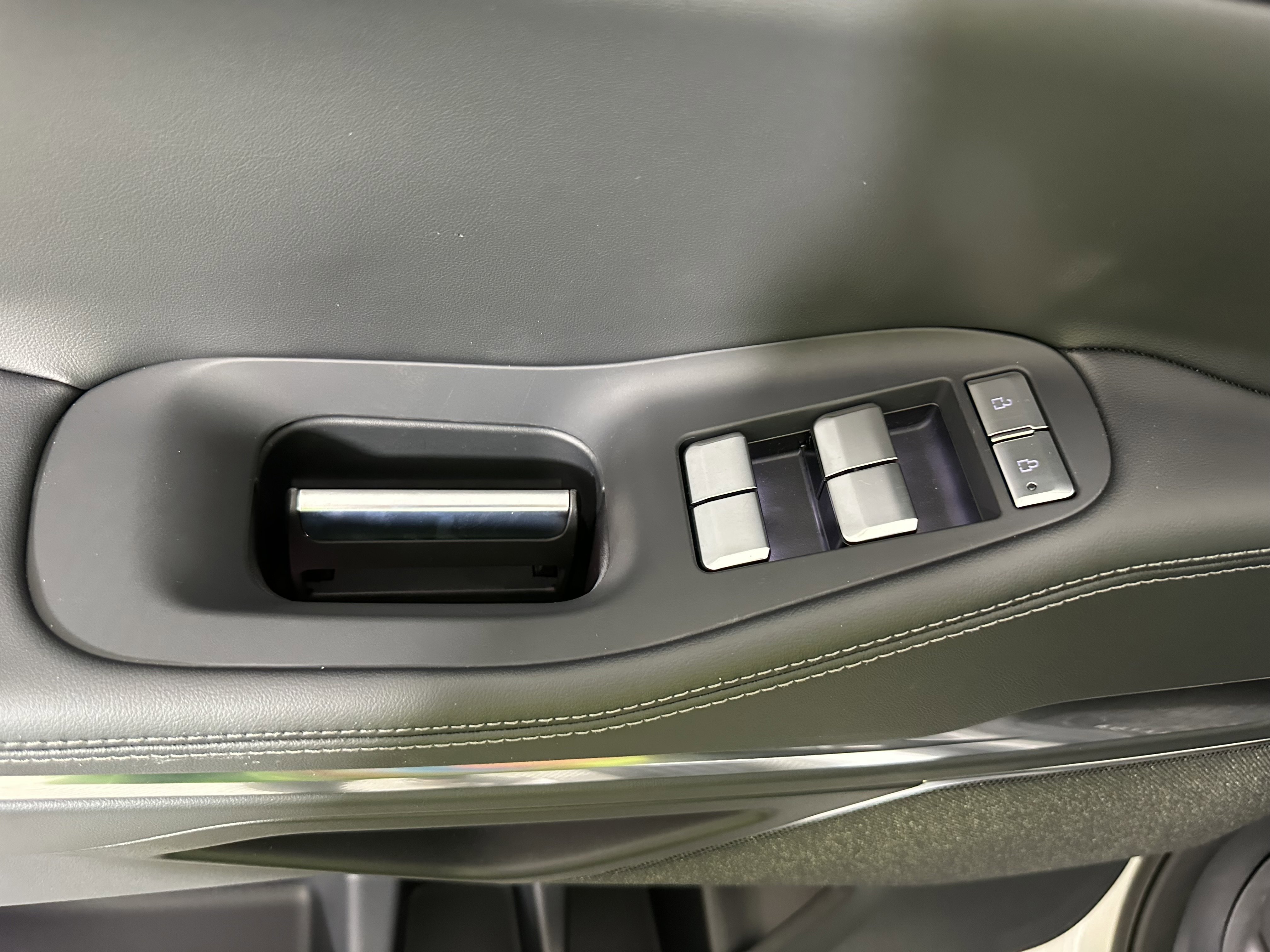 2025 Lincoln Navigator Reserve photo 2