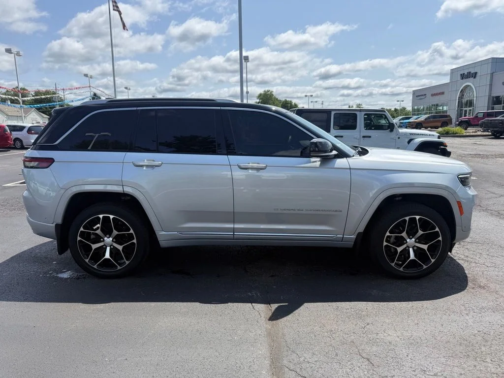 Certified Used 2023 Silver Jeep Summit Reserve 4xe image 2