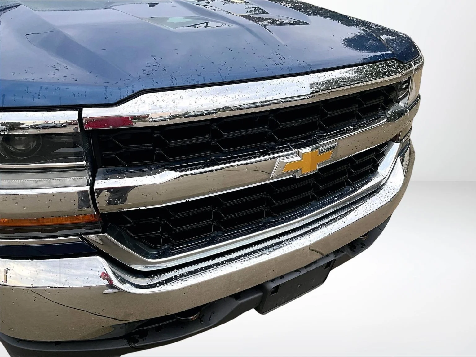Used 2017 Blue Chevrolet LS image 24