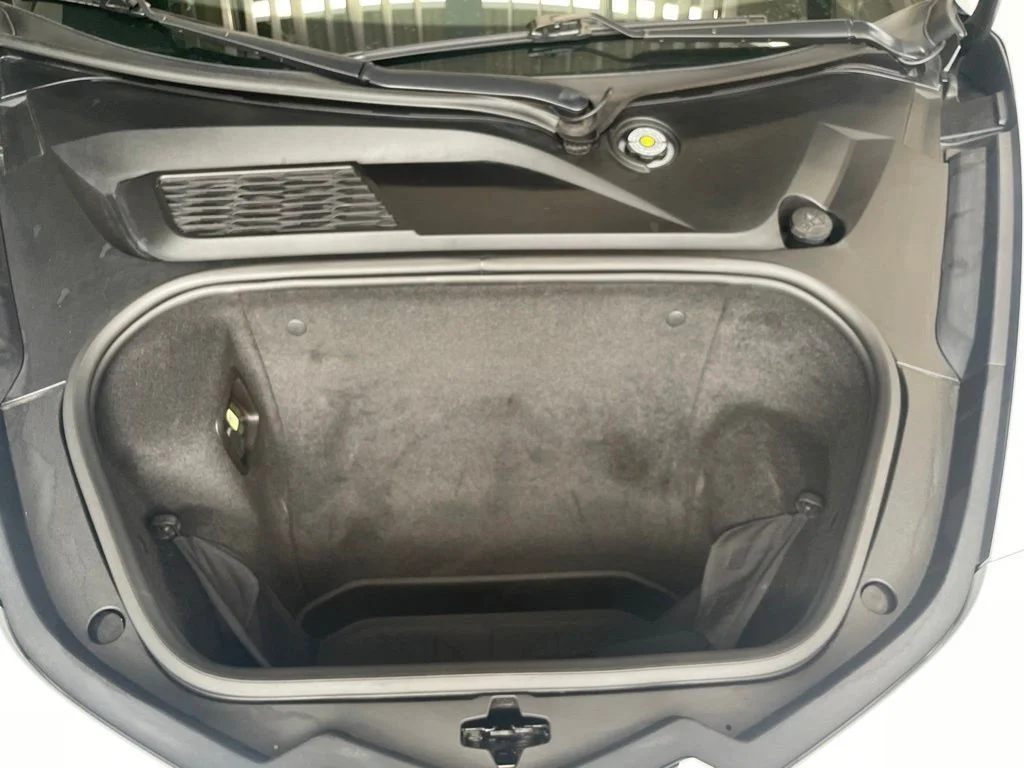 Used 2023 White Chevrolet Stingray image 18
