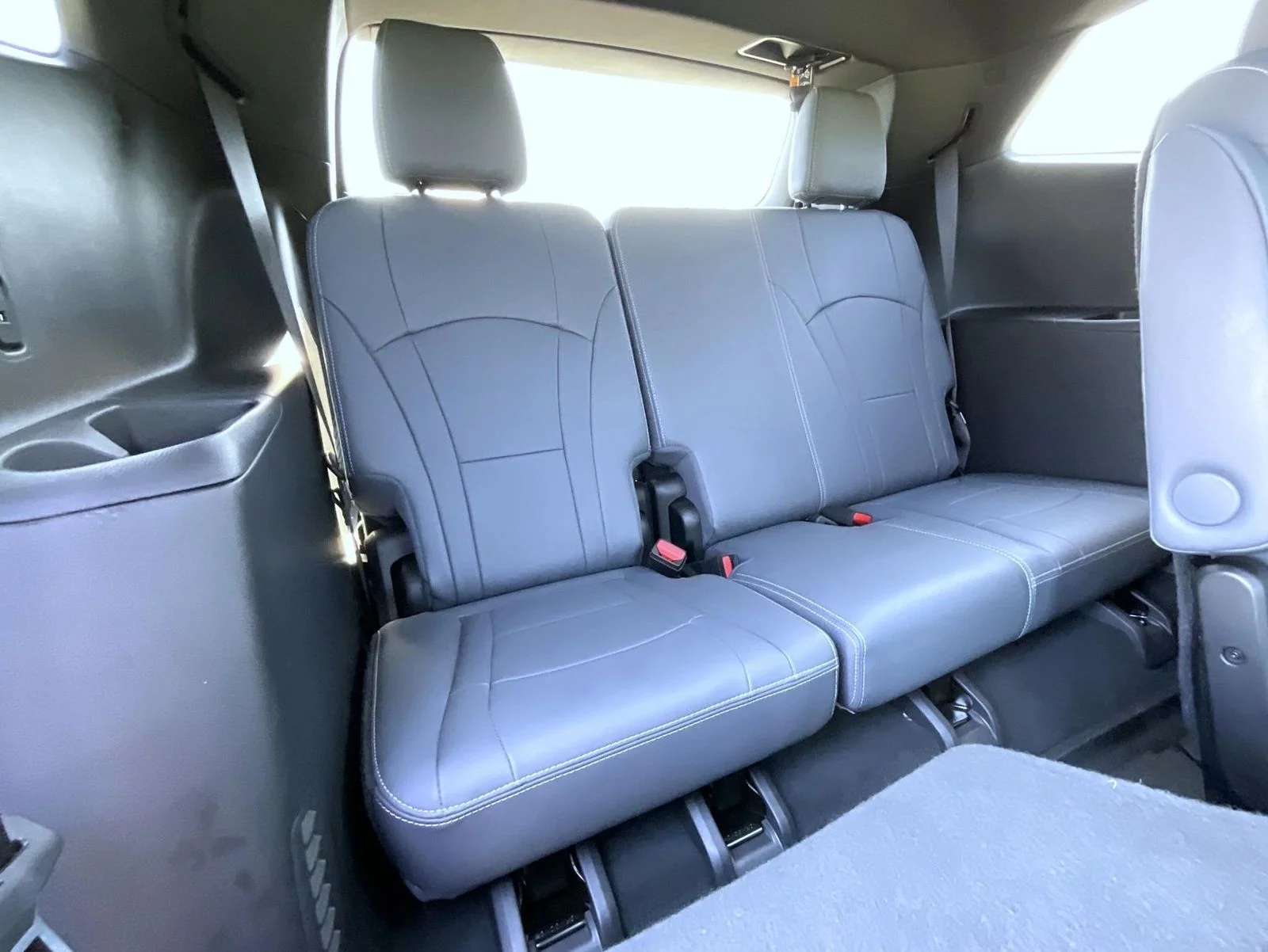 Used 2022 Black Buick Essence image 20