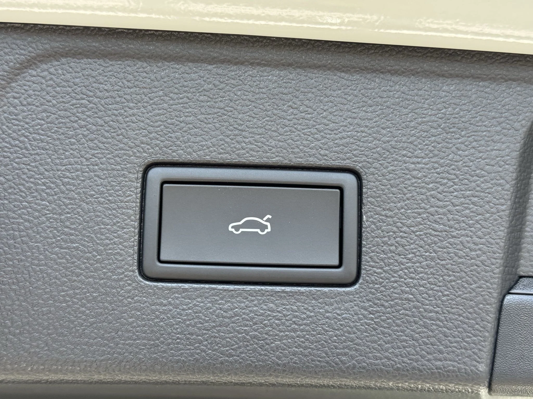 New 2026 Opal White Pearl Volkswagen 2.0T Peak Edition image 37