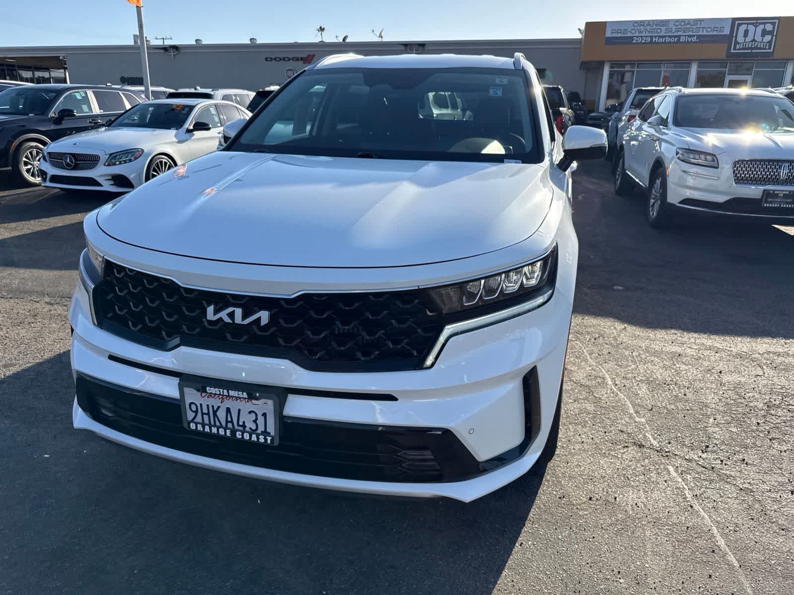 Used 2023 Snow White Pearl Kia EX image 4
