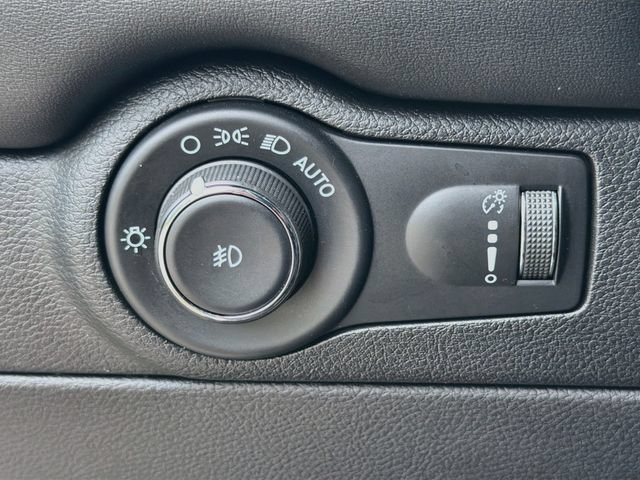 Used 2021 DB Black Clearcoat Dodge R/T image 36
