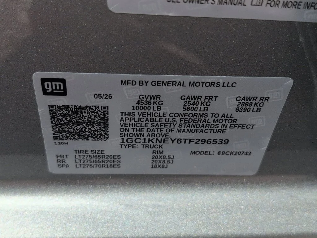 New 2026 Sterling Gray Metallic Chevrolet LT image 30
