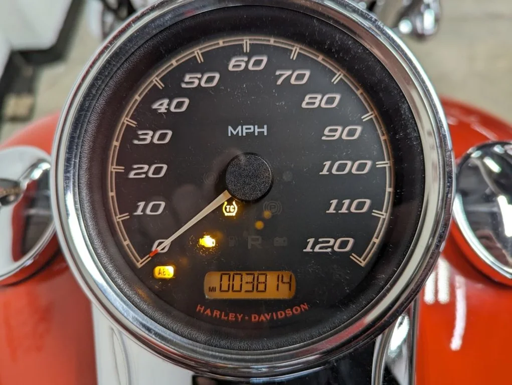 Used 2020 PERFORMANCE ORANGE Harley-Davidson® FLRT - Freewheeler image 10
