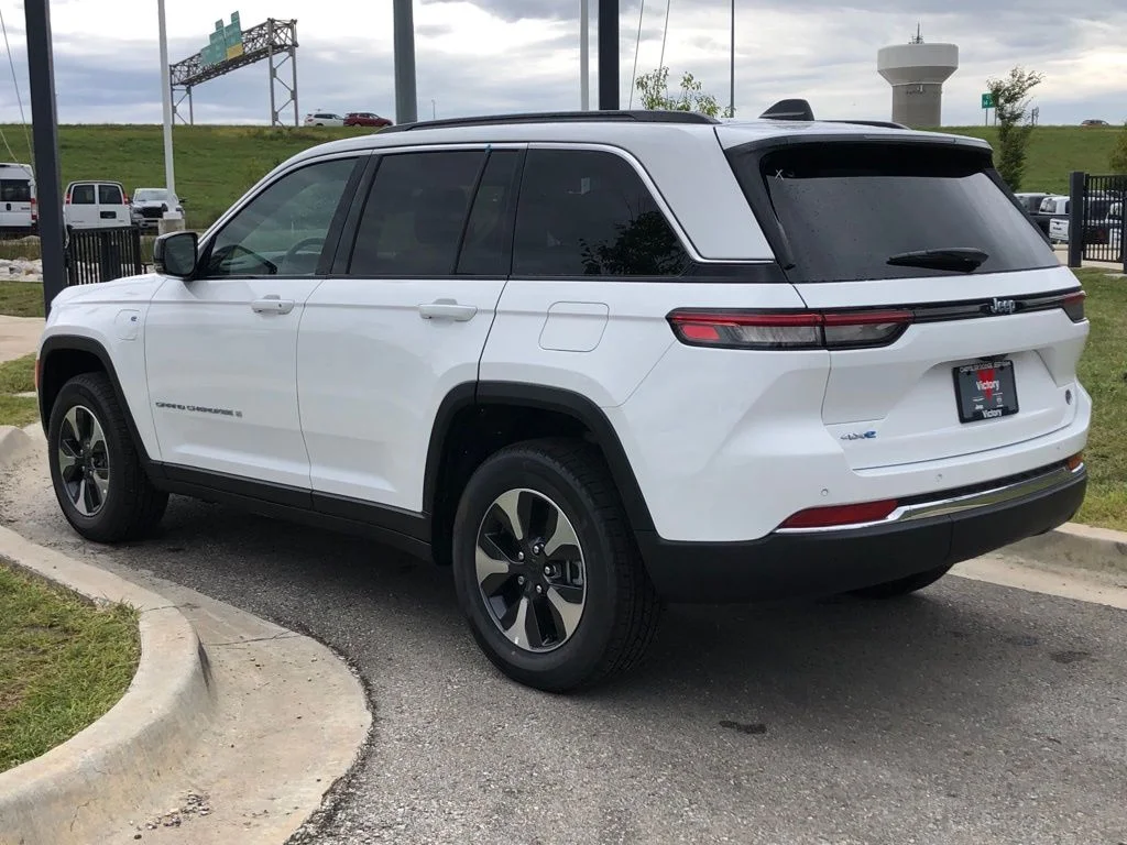 New 2024 White Jeep 4xe image 7