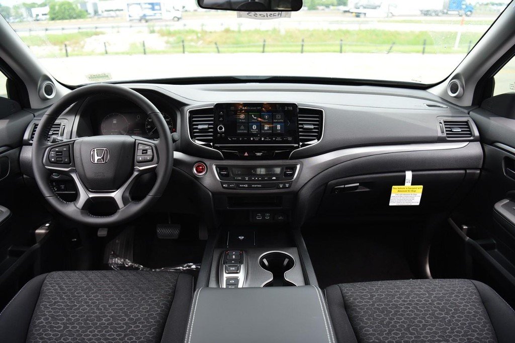 2025 Honda Ridgeline Sport - Photo 8