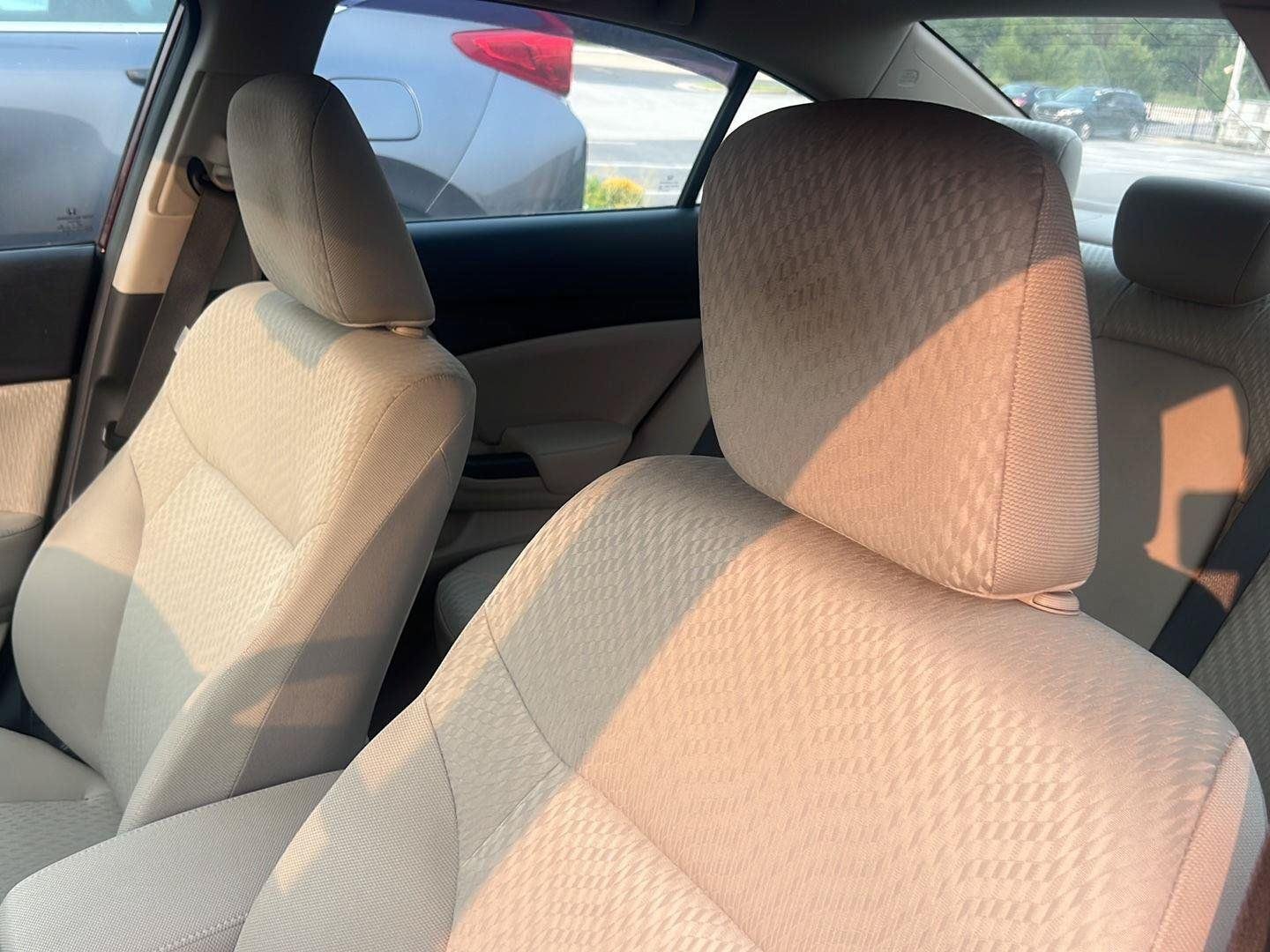 Used 2015  Honda LX image 8
