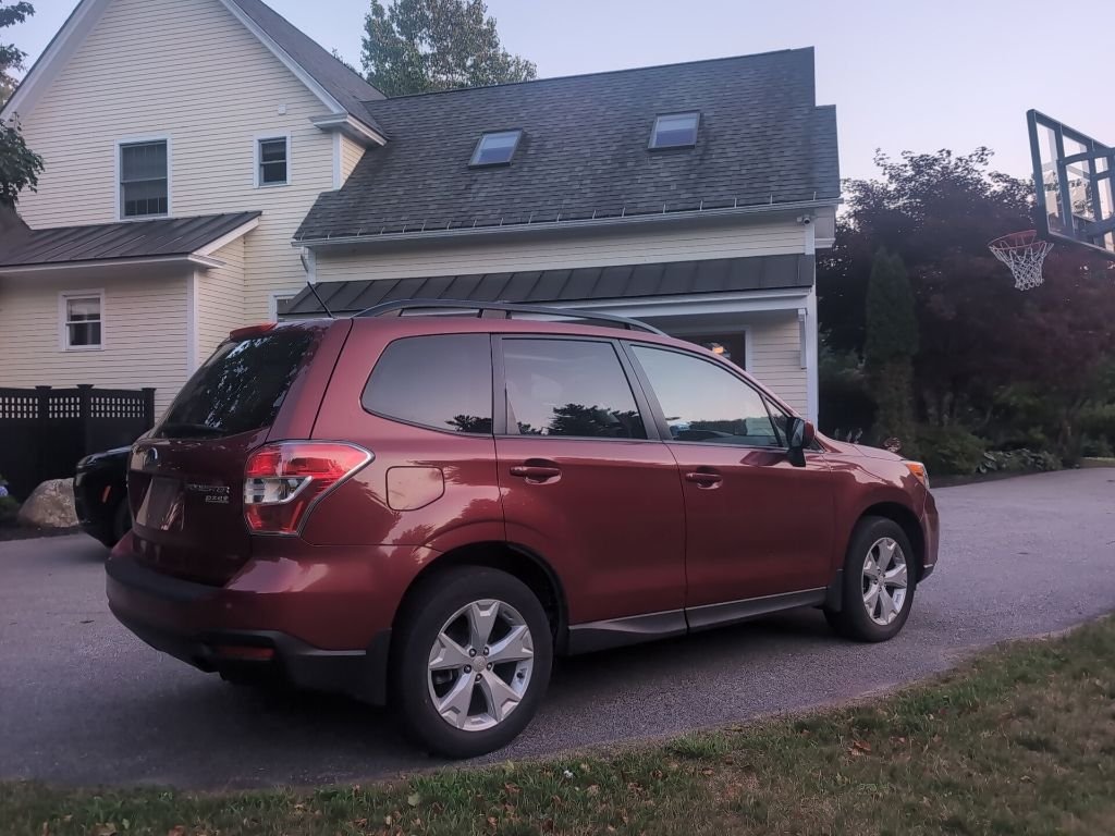 Used 2015 Red Subaru 2.5i Premium image 2