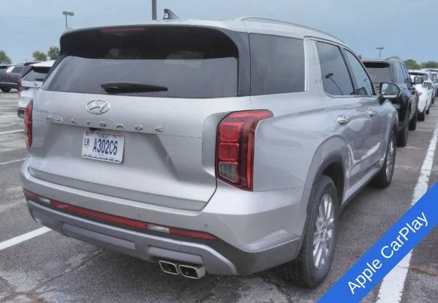 Used 2025 Silver Hyundai SEL image 3