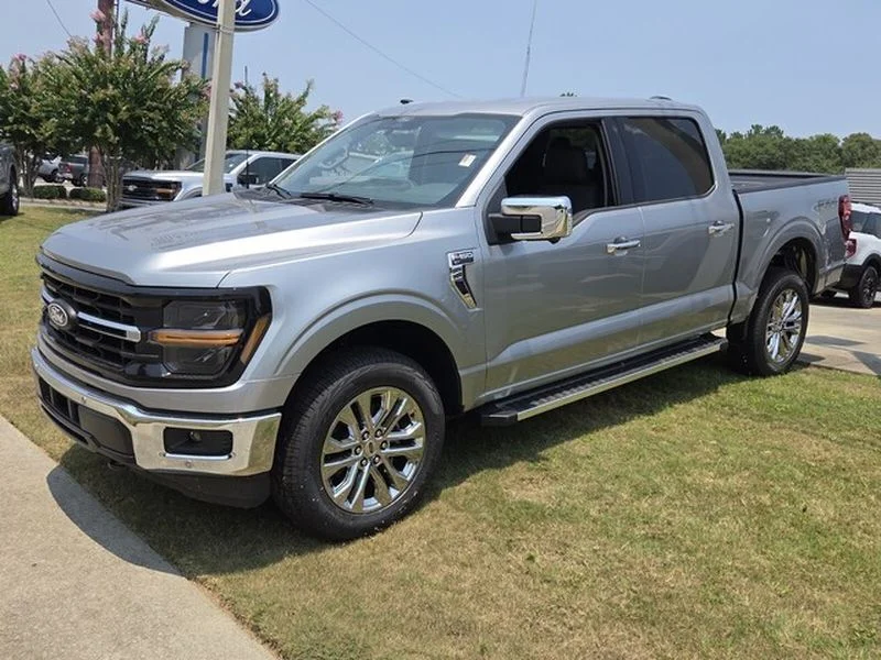 New 2026 Iconic Silver Metallic Ford XLT image 3