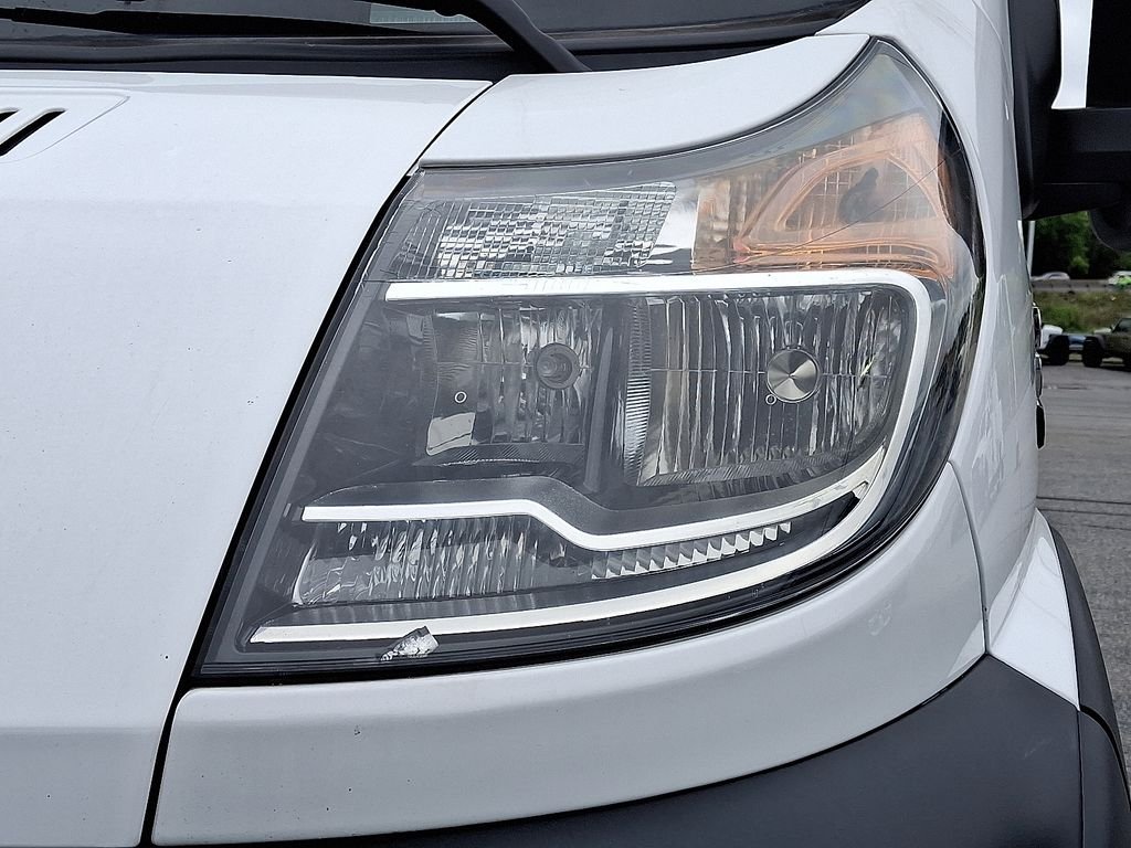 Used 2020 White Ram Low Roof image 9