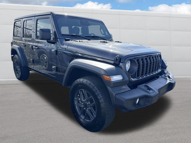 Used 2025 Granite Crystal Clearcoat Metallic Jeep Sport S image 8