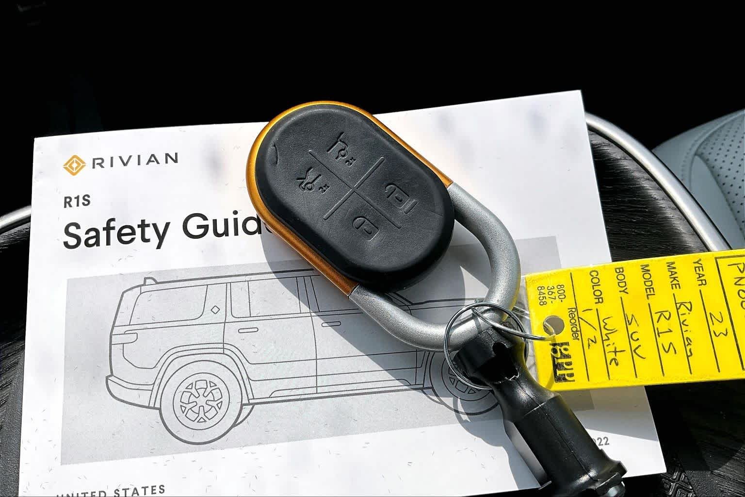Used 2023 Glacier White Rivian Launch Edition image 15