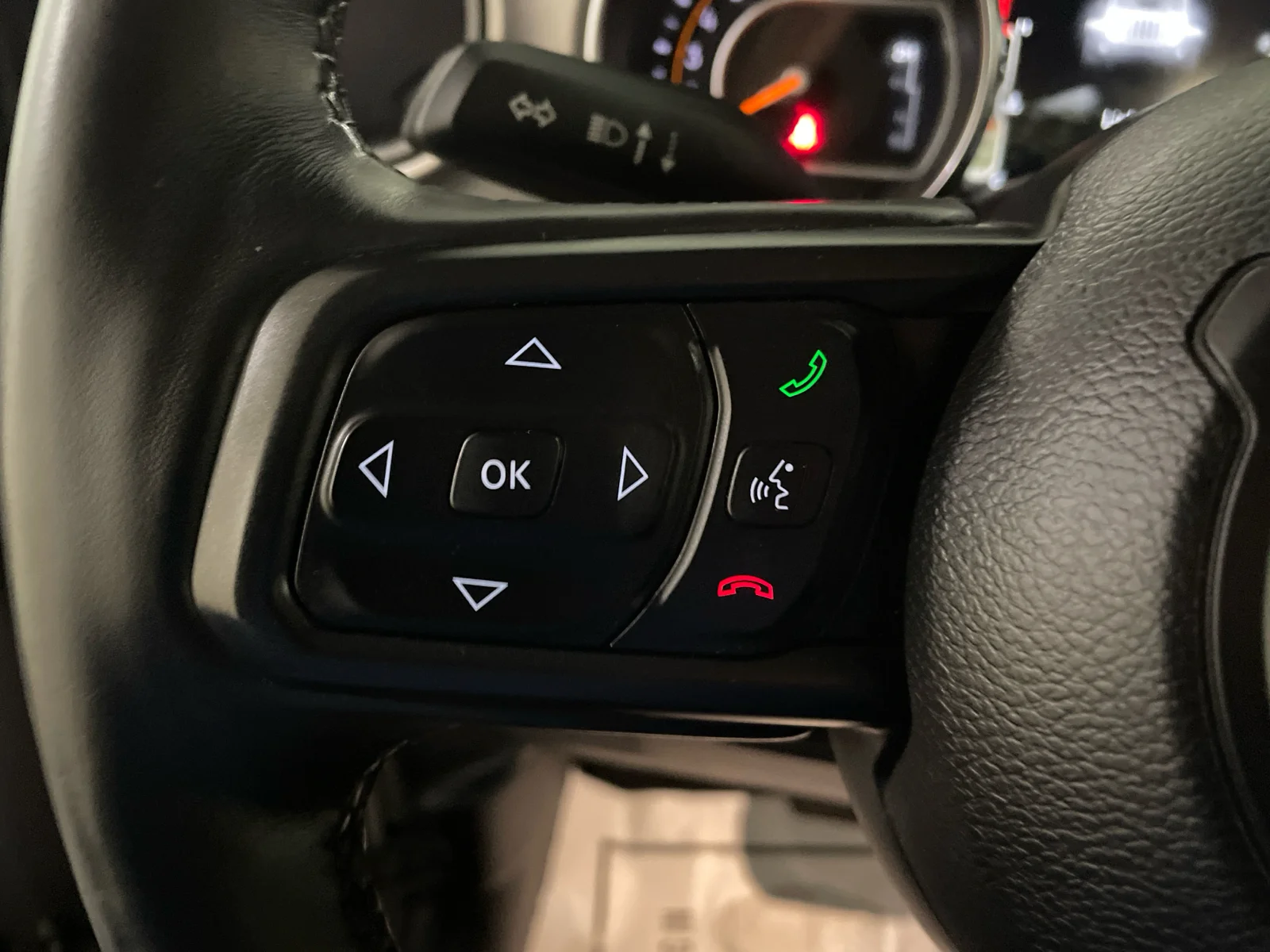 Used 2018 Granite Crystal Metallic Clearcoat Jeep Sport S image 10