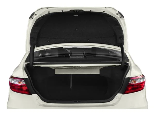 Used 2015  Toyota SE image 13